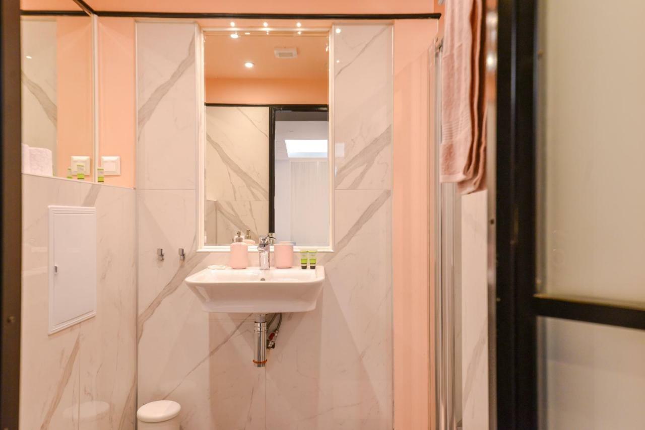 Rose One Bedroom Designer Apartment In City Centre By Flat Mаnager Sofia Ngoại thất bức ảnh